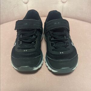 Under Armour Kids Black and Gray no tie Velcro Athletic Sneakers, size 11K